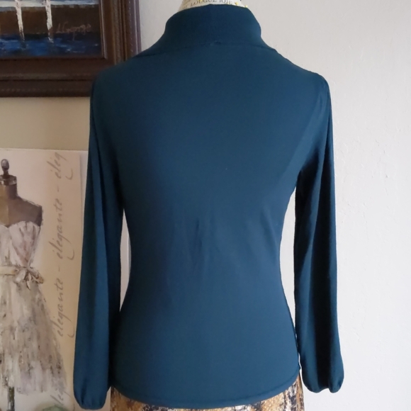 SUTTON STUDIO - Picture 2 of 3